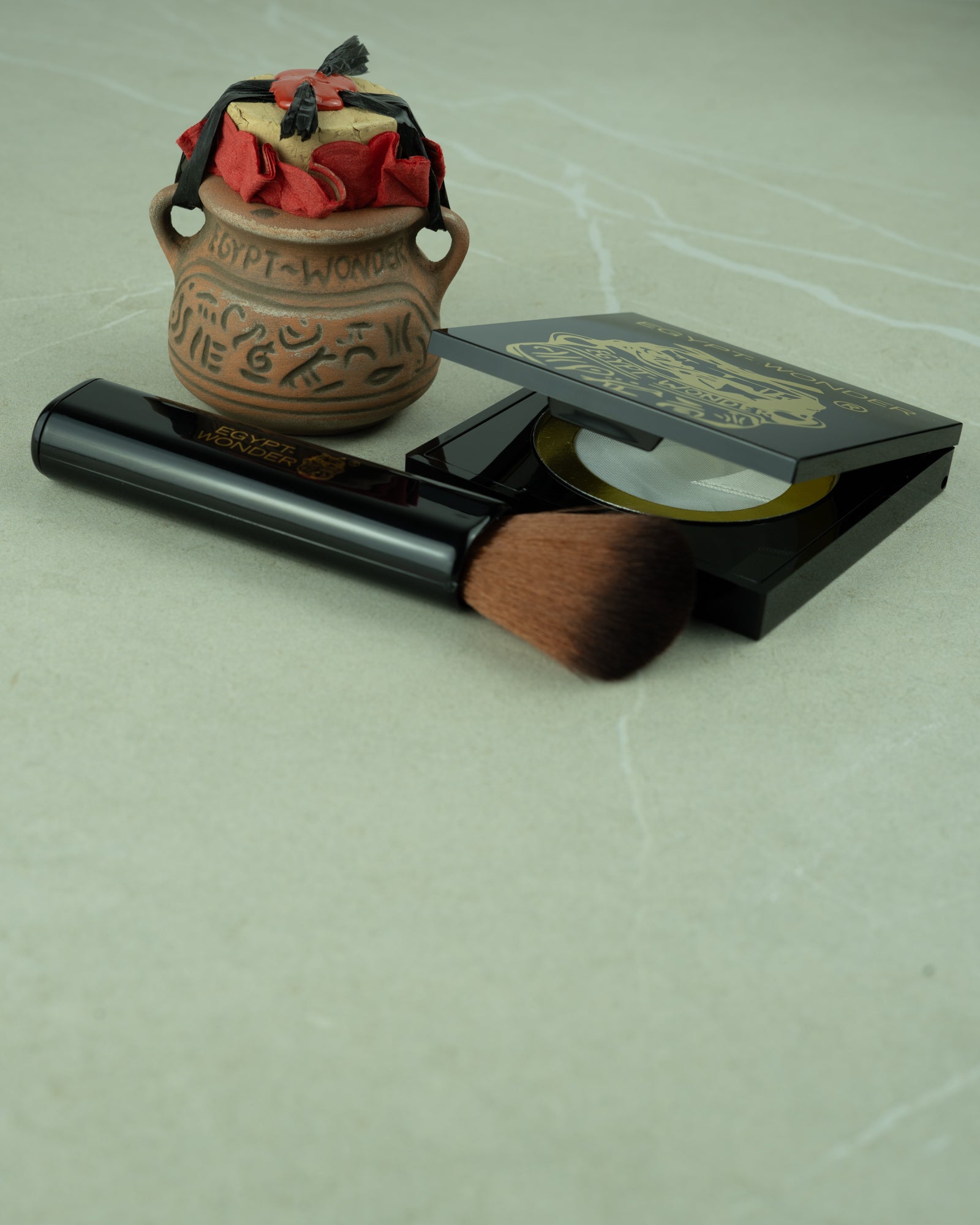 The Original mit Puderdose und Pocket-Puderpinsel